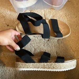 NWOT American eagle platform espadrille sandal black